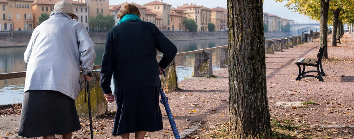 Benefici delle passeggiate negli anziani
